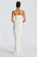 Rosa™ | Vestido con silueta fluida con corsé ajustado