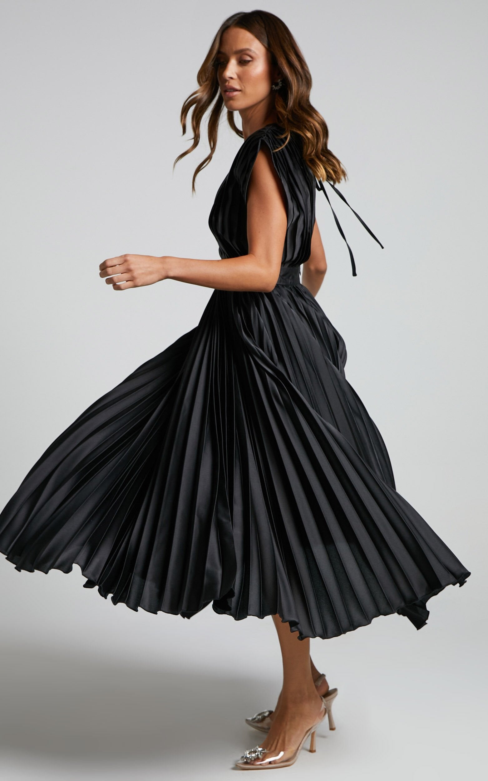 Elegant Satin Pleated V-neck Flowing Midi Dress