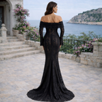 Alessandra | Vestido largo de encaje negro con escote off-shoulder y godet amplio