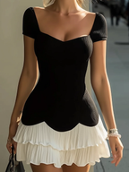 Black Square Neck Short-sleeved White Pleated Mini Dress